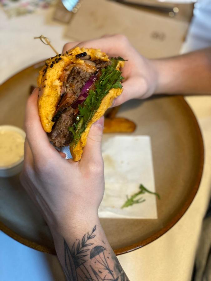 Penzion & Restaurace U Vily Sezimovo Usti 외부 사진